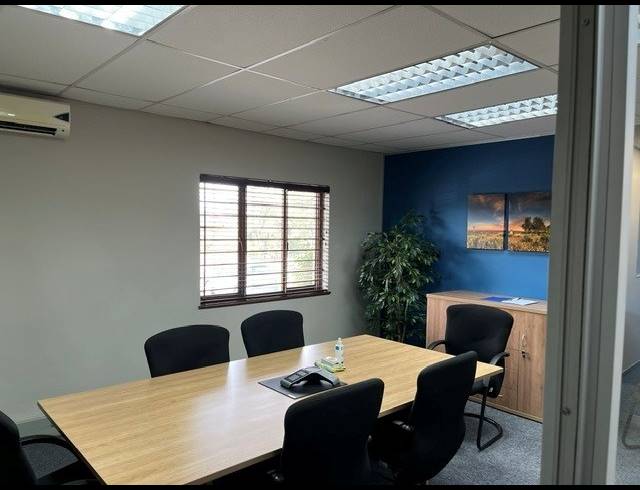 13.70M² BUSINESS CENTRE TO LET IN GILLITTS